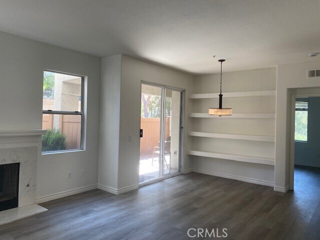 Foto del edificio - 247 California Ct