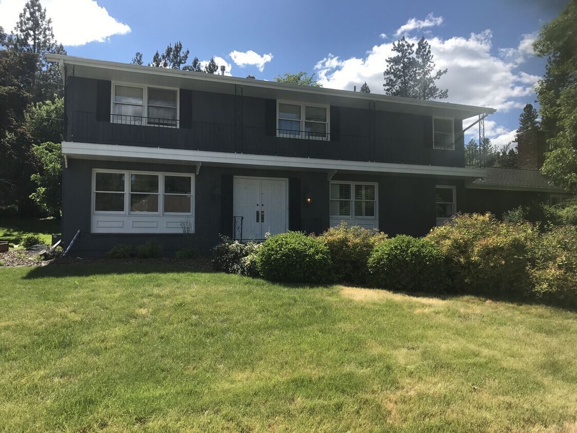 Foto principal - HUGE HOME FOR RENT!!