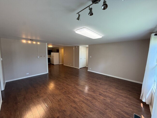 Foto del edificio - 801 E Washington Center Rd