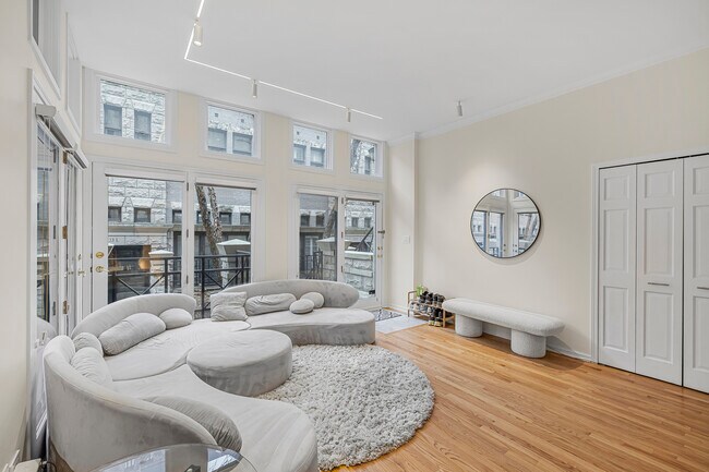 Foto del edificio - 125 W Oak St