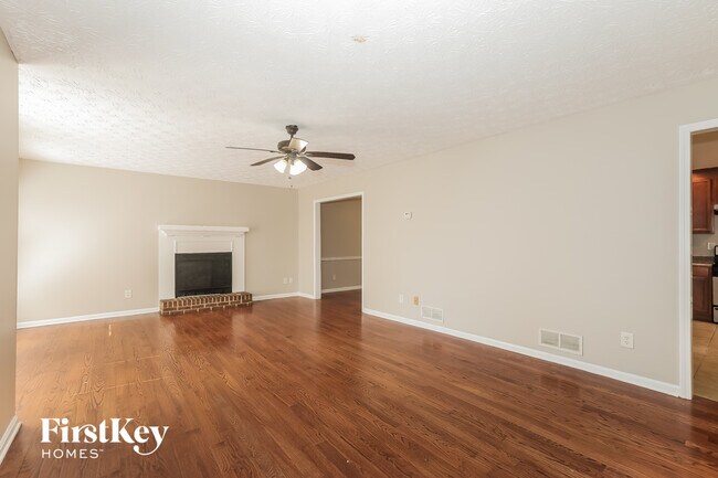 Building Photo - 3843 Holland Dr