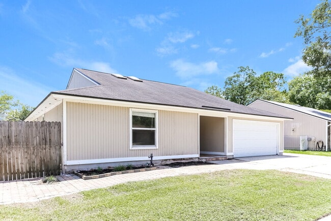 Building Photo - 3738 Indian Princess Rd N