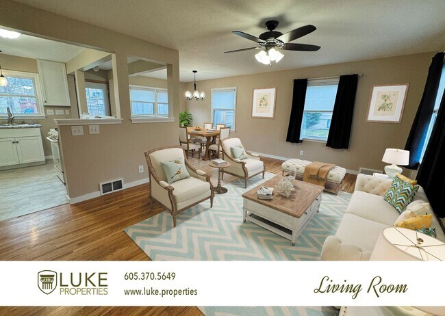 Building Photo - Updated rental home with wonderful hardwoo...