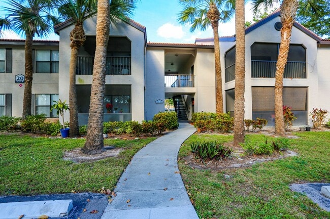 Building Photo - ***ANNUAL- UNFURNISHED***2 BEDS / 2 BATHRO...