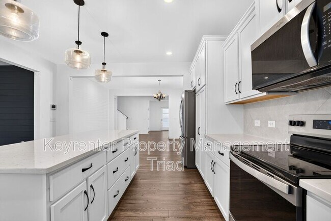 Foto del edificio - 3012 Highlander Pt
