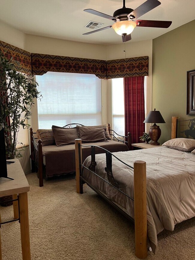 Building Photo - 1484 Aztec Cove