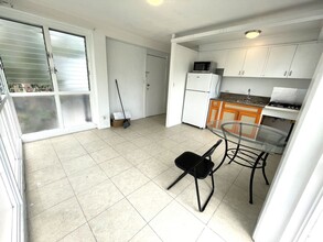 Building Photo - 2107 Ala Wai Blvd
