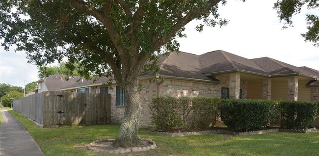 Building Photo - 14403 E Glen Willow Rd