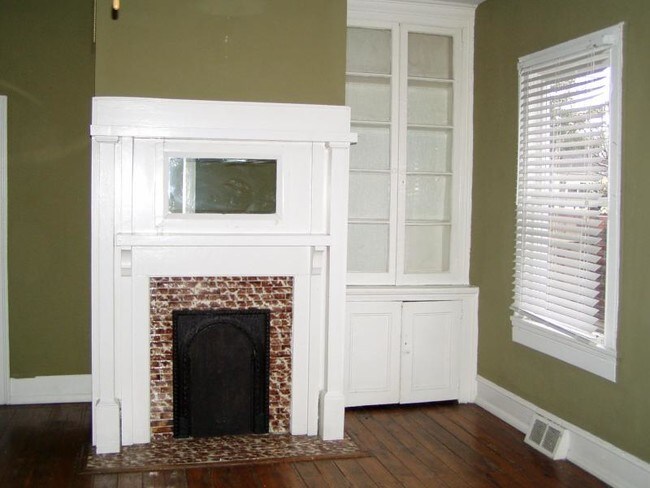 Building Photo - 207 N 7th St