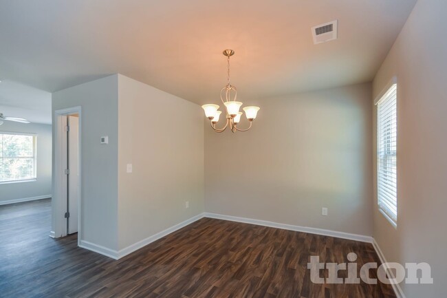 Building Photo - 35 Ascott Trace