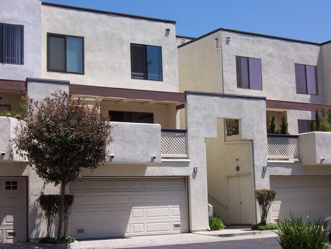 Foto del edificio - 5739 E Stillwater Ave