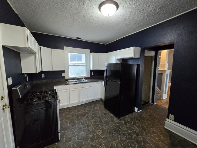 Building Photo - 1500 4th Ave SE