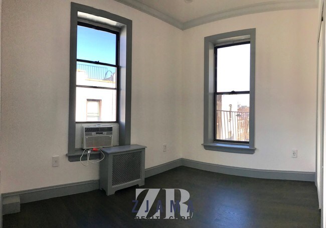 Building Photo - 1419 8th Ave