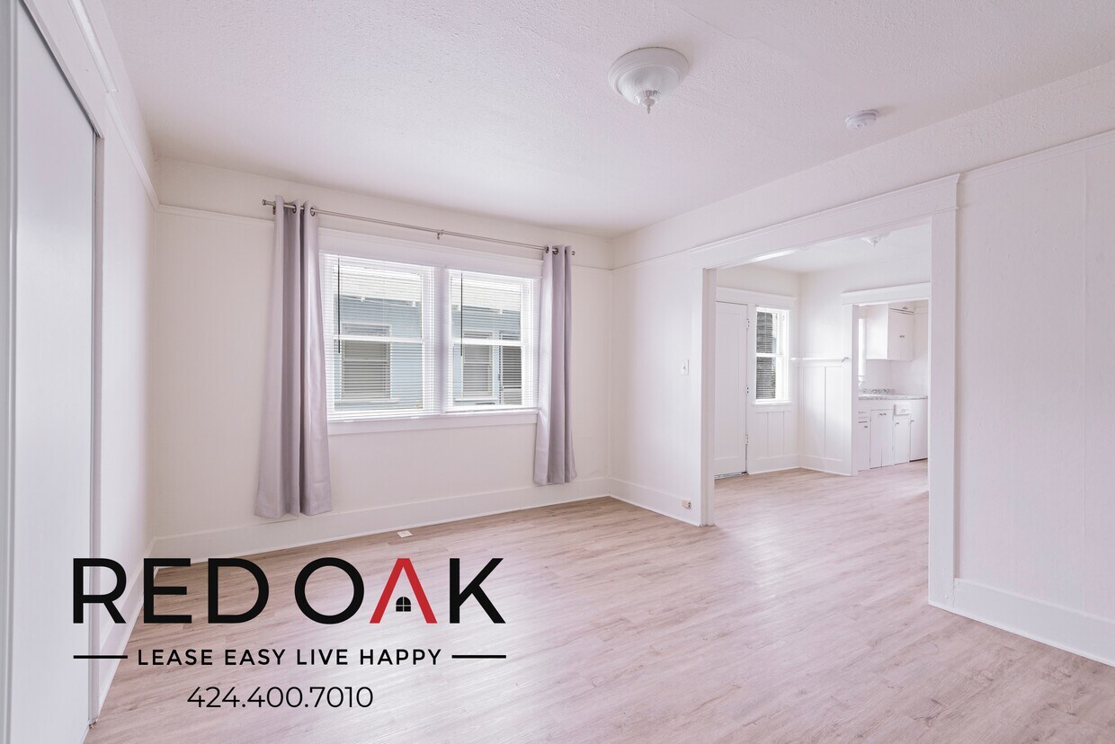 Primary Photo - Charming One Bedroom Bungalow with Private...