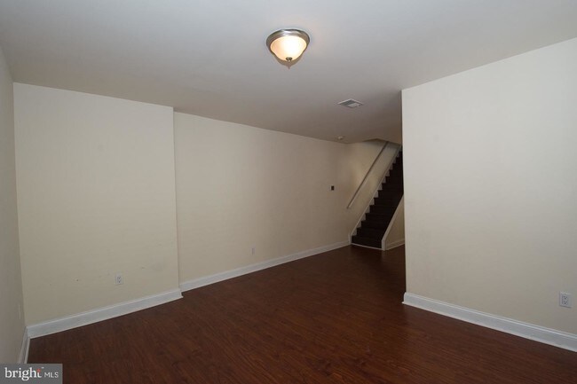 Foto del edificio - 836 Montgomery Ave