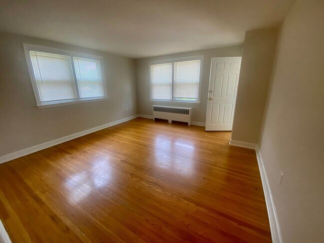 Foto del edificio - 3242 Guilford St