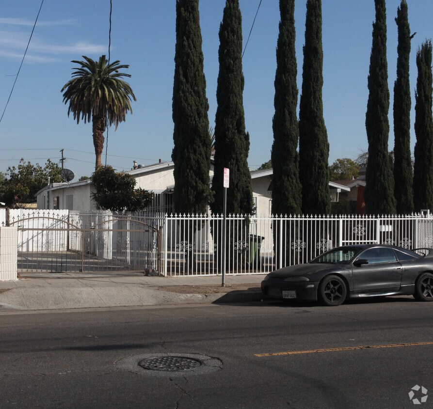 Building Photo - 1232 N Normandi Ave