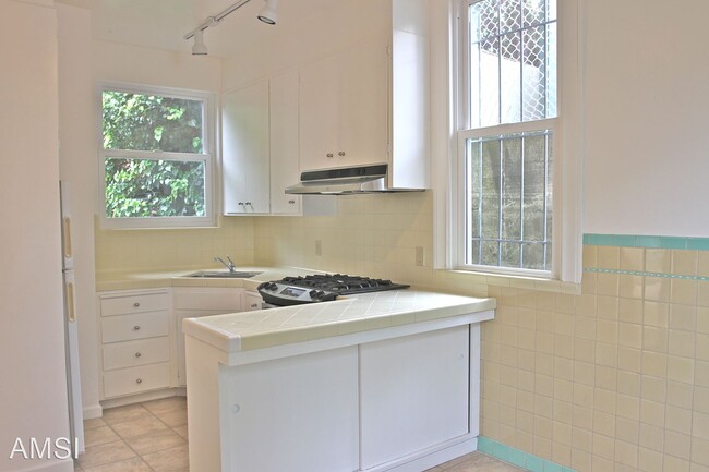 Building Photo - 1 br, 1 bath House - 2141 Jones Street