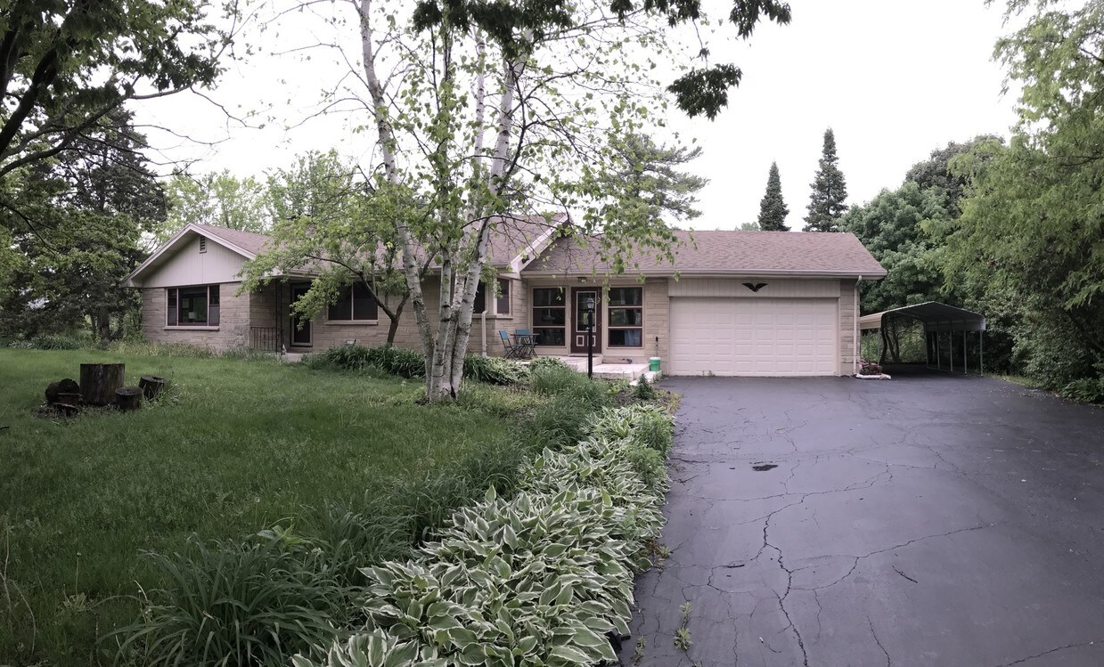 41W010 Brown Rd, St. Charles, IL 60175 House for Rent in St. Charles
