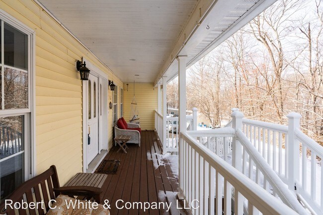 Building Photo - 4 br, 3.5 bath House - 8 Horseshoe Hill Road