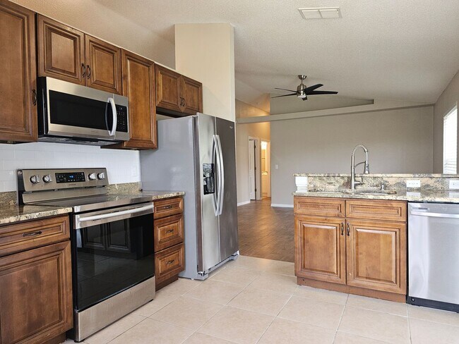 Building Photo - Welcome home to this great 3 bedroom, 2 ba...