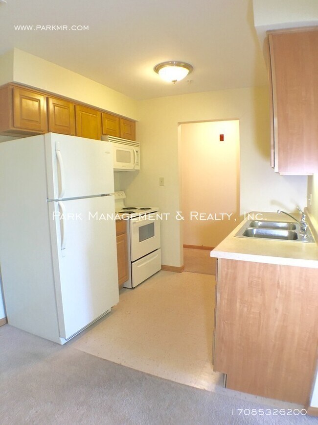 Building Photo - 9401 Melvina Ave