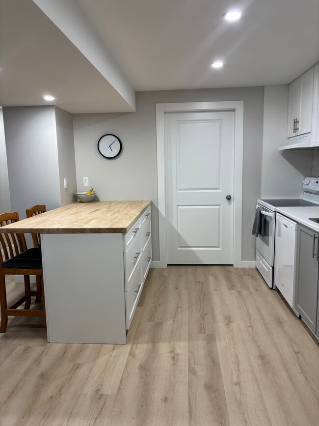 Photo du bâtiment - 2740 Alvaston Pl