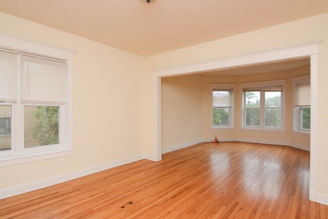 Building Photo - 1524 N Kedzie Ave