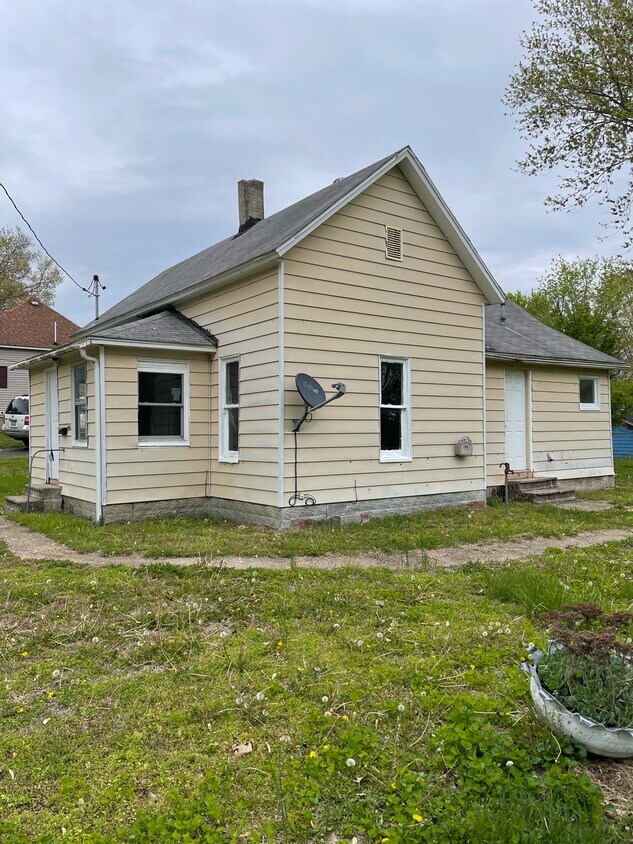 Primary Photo - 906 S State St
