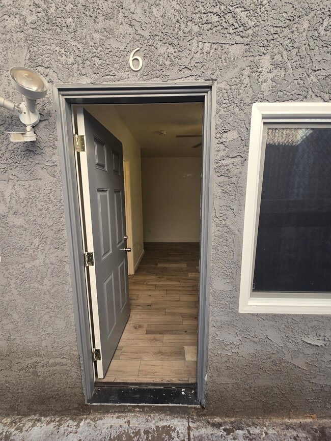 Foto del edificio - 139 W Manchester Blvd