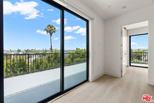 Building Photo - 1808 Lincoln Blvd