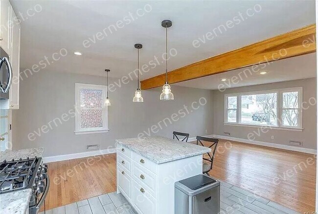 Building Photo - 4613 Stuart Avenue