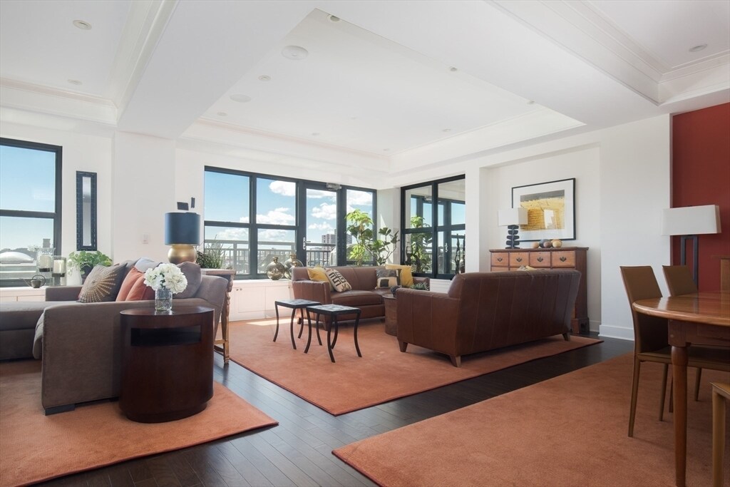 Foto principal - 303 Columbus Ave