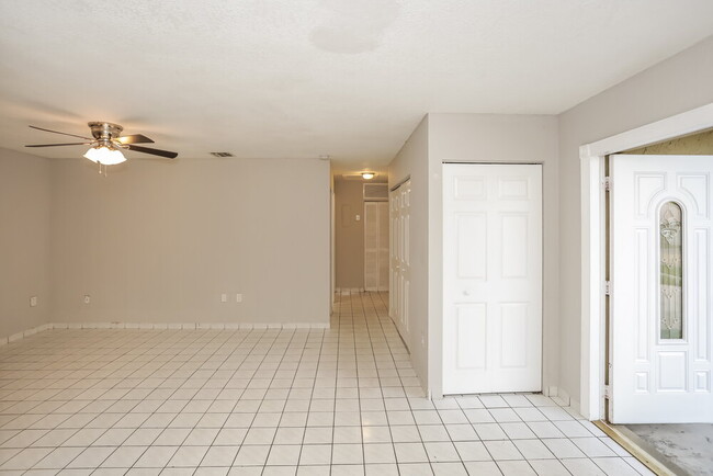 Building Photo - 12340 SW 207th Terrace