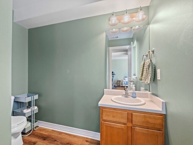 Building Photo - Spacious 3 Bed 2.5 Bath in Cheyenne Availa...