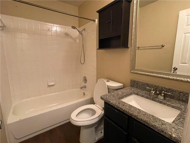 Foto del edificio - 1800 Columbine Ln