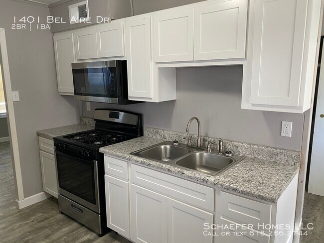 Building Photo - Newly Updated 2 Bedroom House