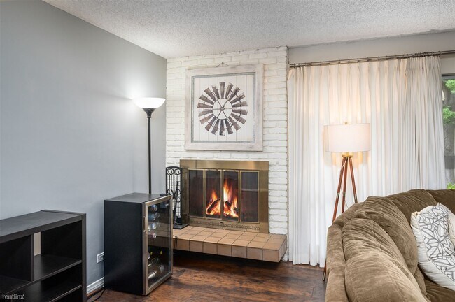 Foto del edificio - 3 br, 2 bath Condo - 3205 Merrill Drive 17