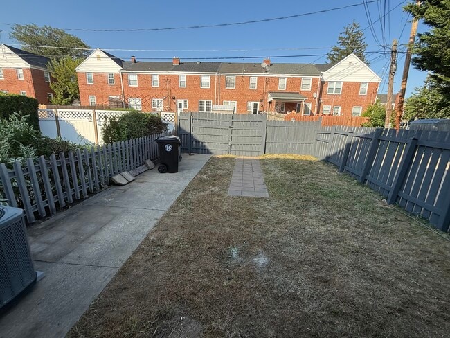 Building Photo - 1626 Feldbrook Rd