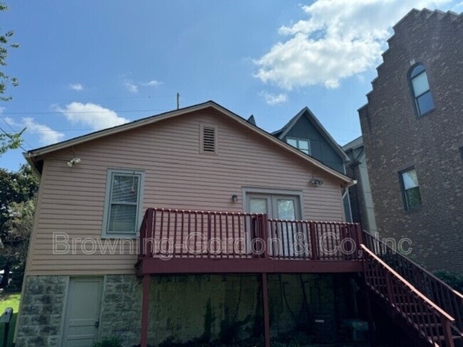 Building Photo - 608 Monroe St