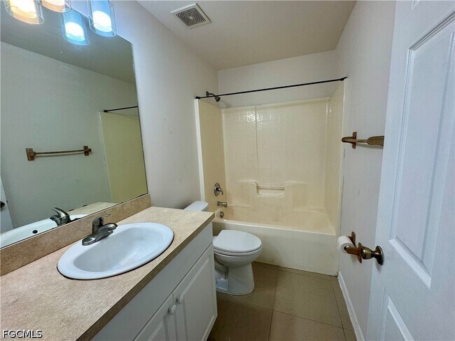 Foto del edificio - 10741 Robinson St
