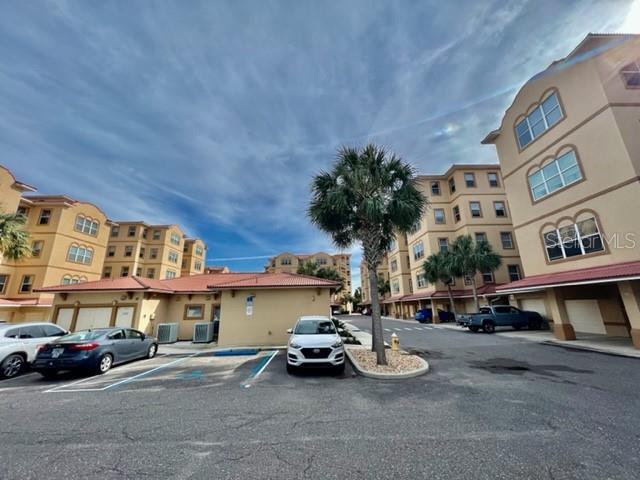 Foto del edificio - 606 Wells Ct