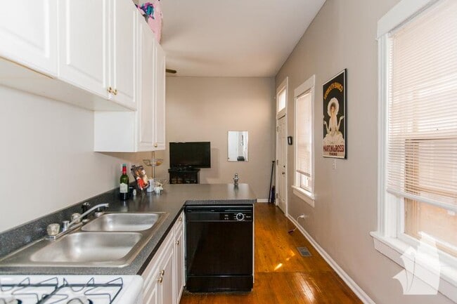 Building Photo - 1 bedroom in Chicago IL 60642