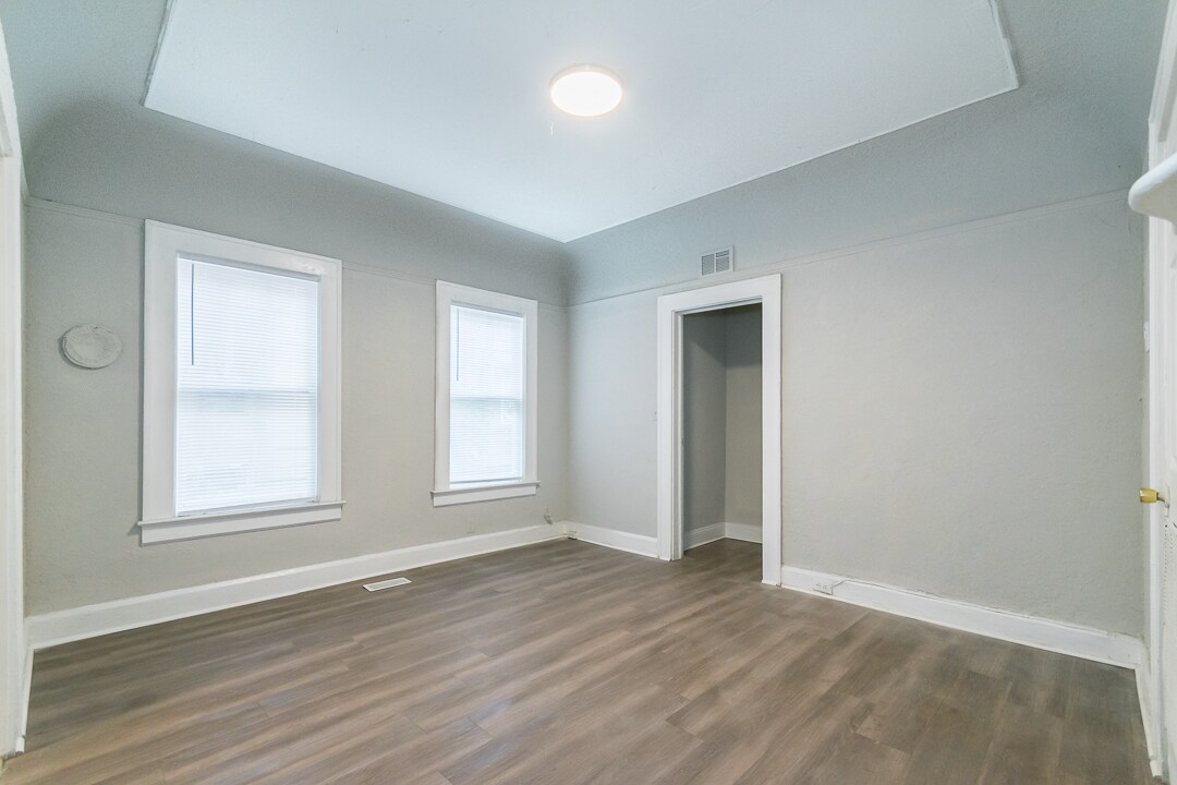 Primary Photo - 38 E 16th St