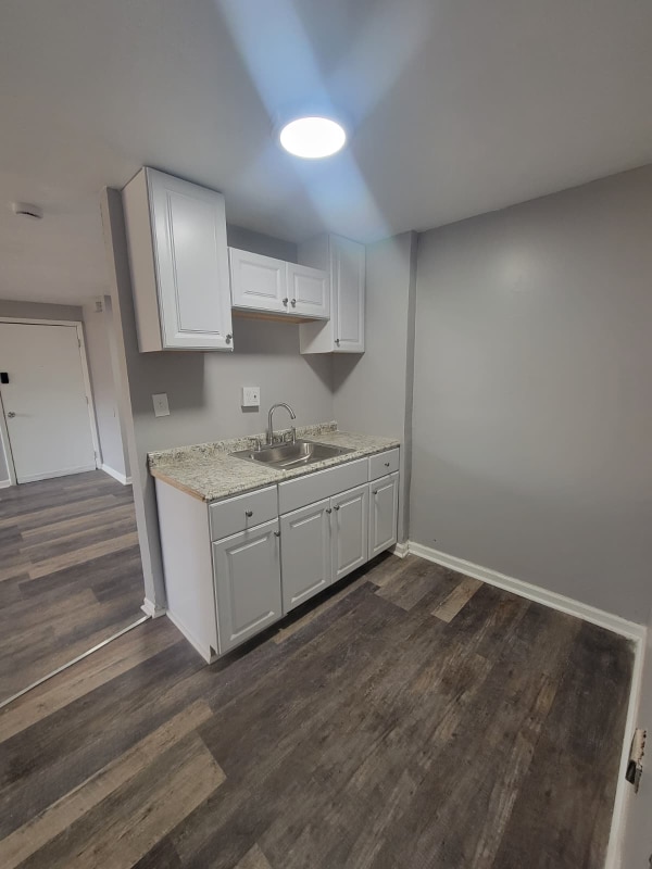 Foto del edificio - 1815-1819 Garfield Rd