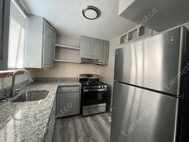 Building Photo - 16833 Brady St