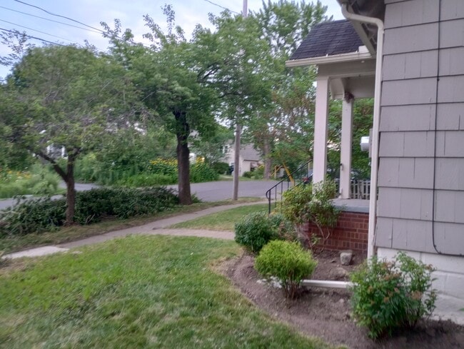 Building Photo - 112 Alden St