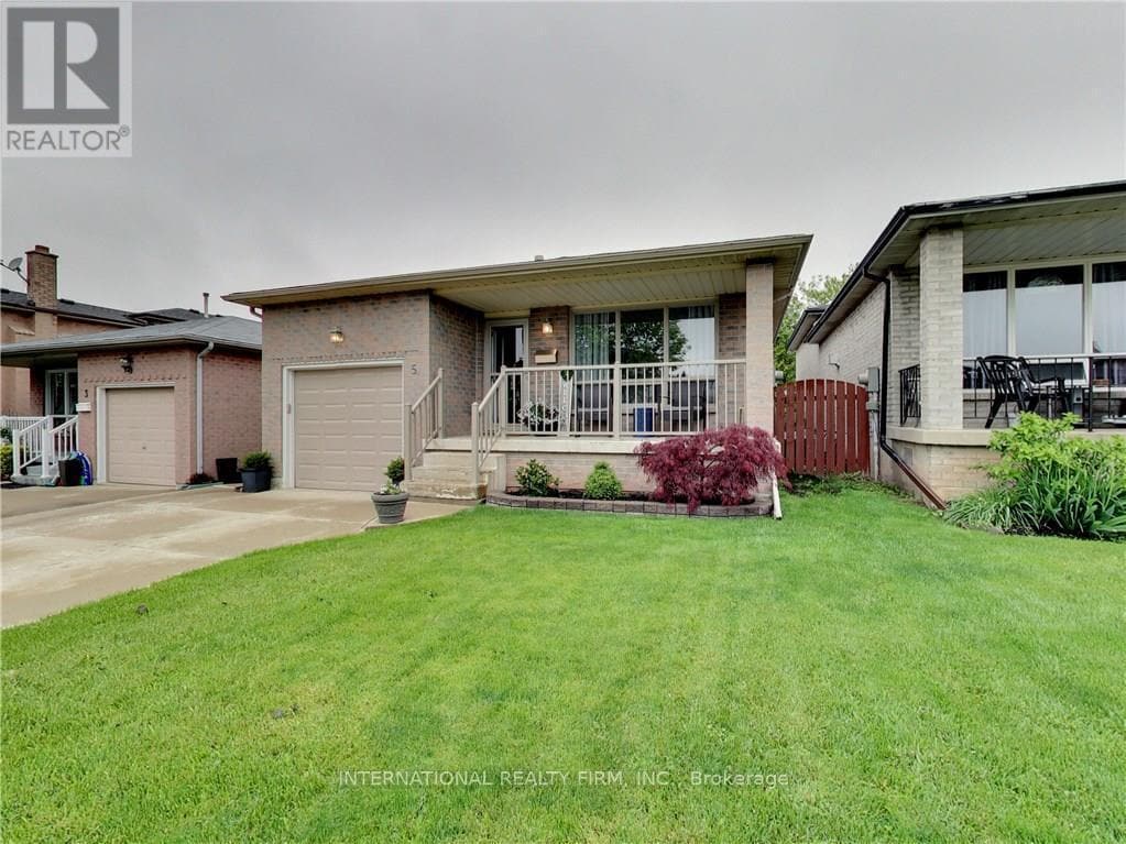 Photo principale - 5 Regis Ct