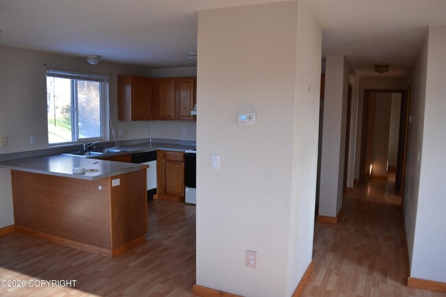 Building Photo - 3051 Crest Ave