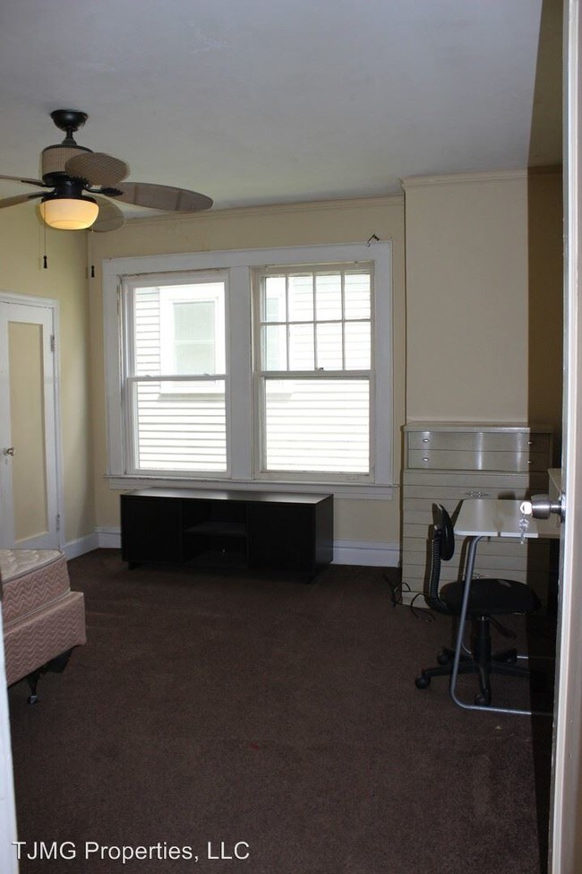 Building Photo - 5 br, 1.5 bath Room For Rent - 749 Euclid Ave